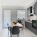 Titti - Gla133 By Interhome جيرا لاريو